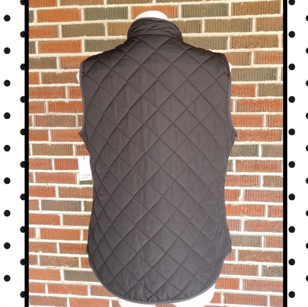⚫️⚫️crown & ivy Quilted Vest⚫️⚫️ - Picture 2 of 2